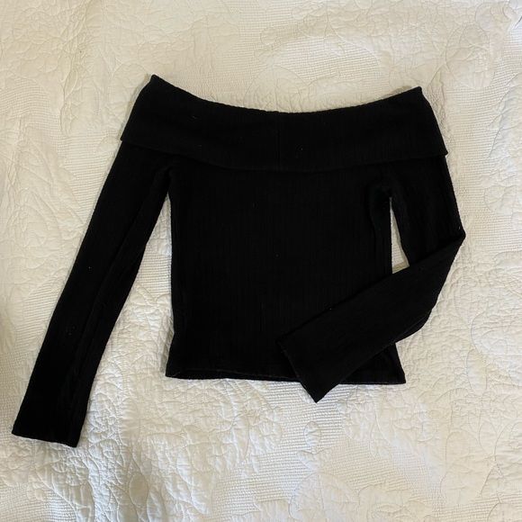 stradivarius Black Off-the-Shoulder Ribbed Sweater - Picture 3 of 4